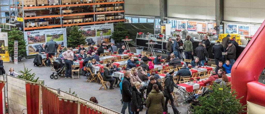 Zwischen Treckern und Tannenbäumen - Fricke Weihnachtsmarkt in Bockel 2017